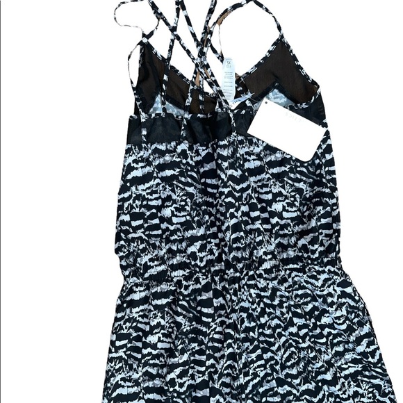 Fabletics NWT Dash Jumpsuit - Picture 7 of 7